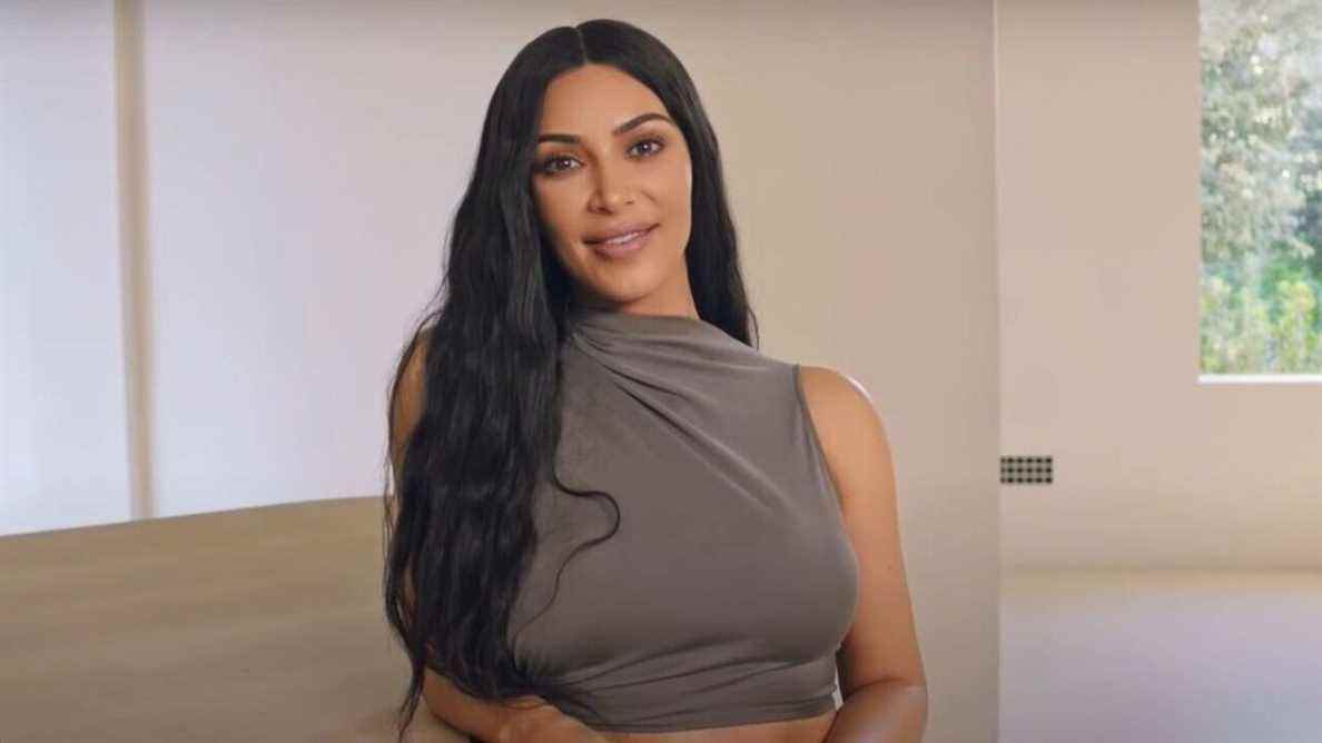 L'intrigue s'épaissit alors qu'un journaliste de magazine répond à la propre clarification de Kim Kardashian sur les femmes dans les affaires 
