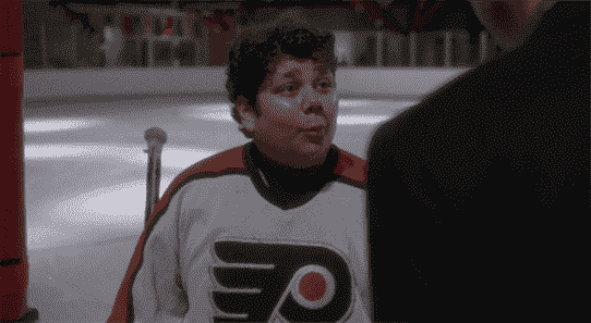 Maintenant sobre depuis deux ans, le vétérinaire des Mighty Ducks, Shaun Weiss, célèbre son premier rôle au cinéma depuis qu'il est en bonne santé