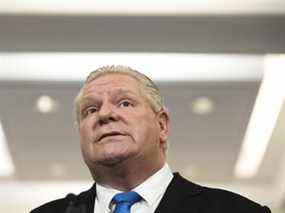 Le premier ministre de l'Ontario Doug Ford prend la parole lors d'une annonce à Ottawa le 25 mars 2022.