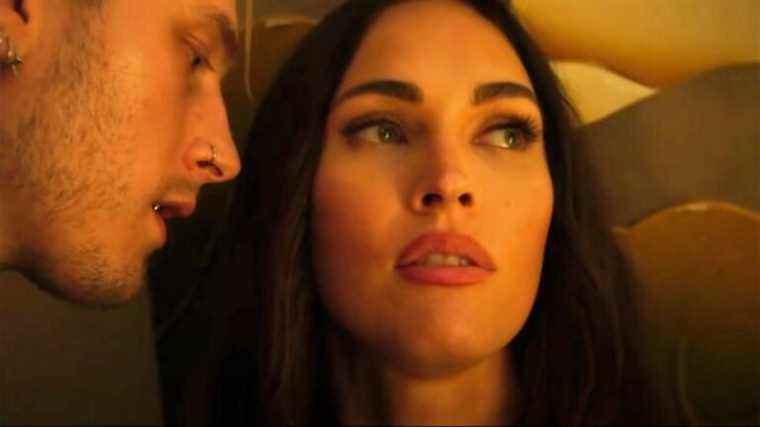 Megan Fox explique comment le BDSM et l'appel de la mitrailleuse Kelly "papa" ont entraîné un contrecoup
