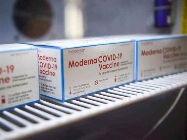 Moderna rappelle des milliers de doses de vaccin COVID