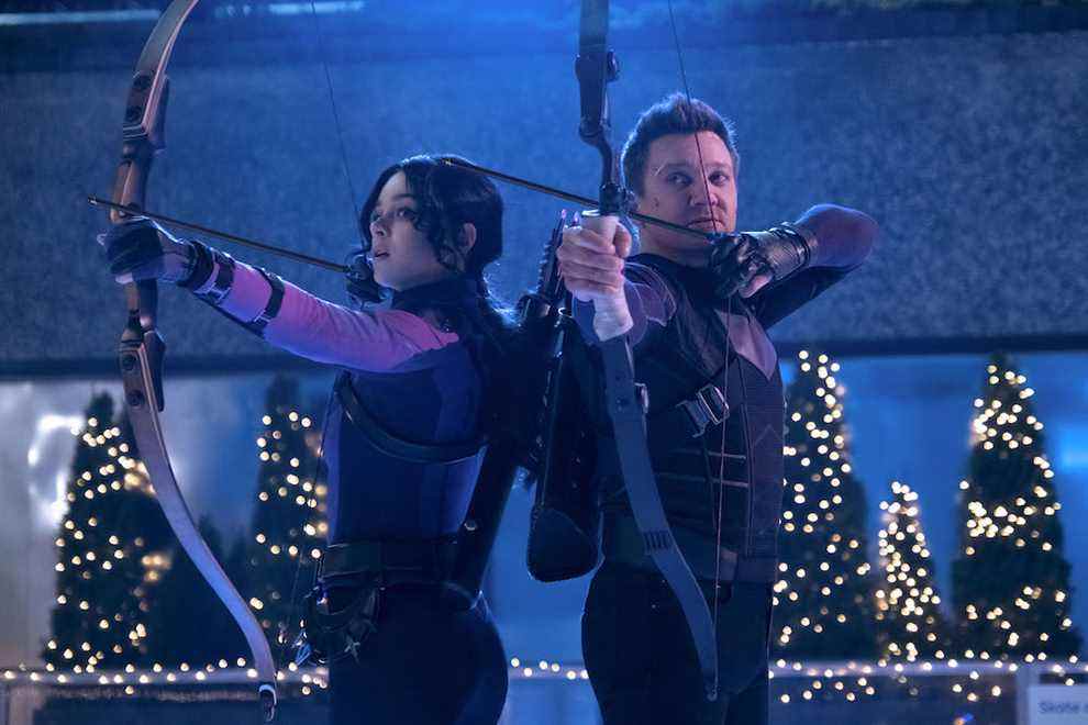 Hawkeye Hailee Steinfeld Jeremy Renner dans le rôle de Clint Barton/Hawkeye dans HAWKEYE des studios Marvel.  Photo de Chuck Zlotnick.  © Marvel Studios 2021