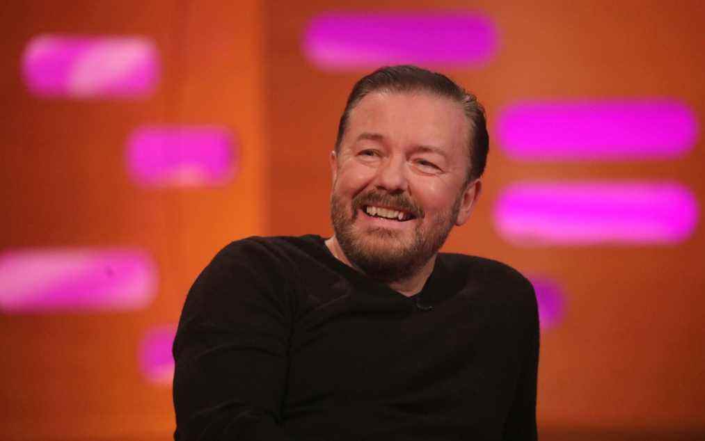 Ricky Gervais défend la blague des Oscars de Chris Rock en se moquant de l'alopécie : mes cheveux « deviennent fins, donc je suis handicapé » Les plus populaires doivent être lus
	
	
