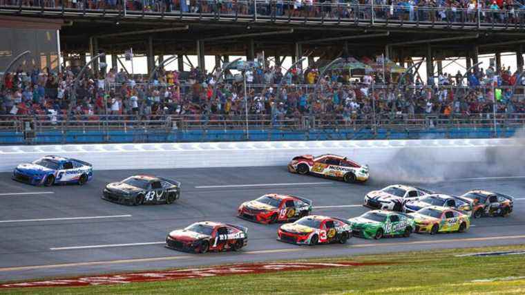 Ross Chastain gagne à Talladega après un dernier tour frénétique