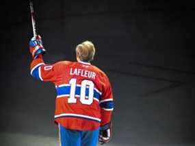 QMI PHOTO DE LA SEMAINE 10 DÉC - Guy Lafleur lors de la partie de la tournée d'adieu de Guy Lafleur au Centre Bell le dimanche 5 décembre 2010.