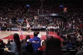 Gary Trent Jr. des Raptors de Toronto se dirige vers le filet dans la seconde moitié du match 4 contre les 76ers de Philadelphie à la Scotiabank Arena le 23 avril 2022 à Toronto, Canada.  (Photo de Cole Burston/Getty Images)