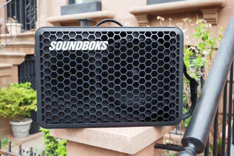 Soundboks Go : une boombox portable avec une mise au point sans fil