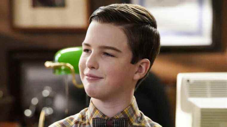 The Big Bang Theory et le co-créateur de Young Sheldon, Chuck Lorre, ont célébré une étape importante avec un bâillon digne d'une sitcom
