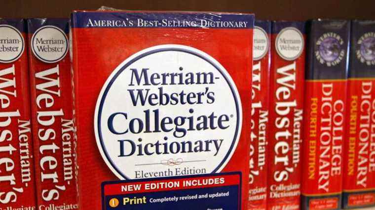 Un homme aurait été menacé de tirer et de bombarder le QG de Merriam-Webster à cause de la définition de « fille »