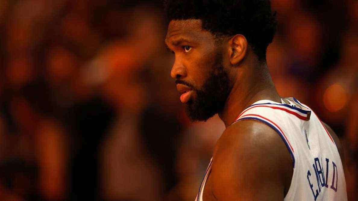 Une très bonne histoire sur Joel Embiid écrasant les enfants aux jeux vidéo
