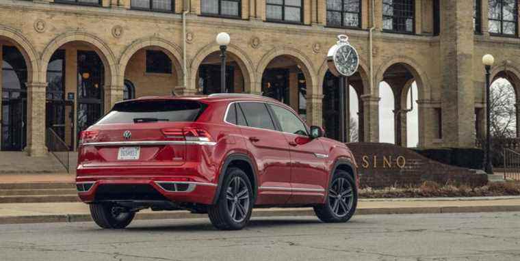 Voir les photos du Volkswagen Atlas Cross Sport 2.0T R-Line 2022