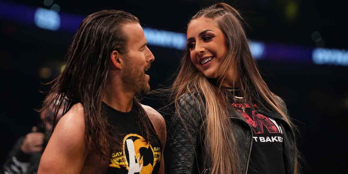 Adam Cole d'AEW révèle le seul point négatif de travailler avec sa petite amie Britt Baker

