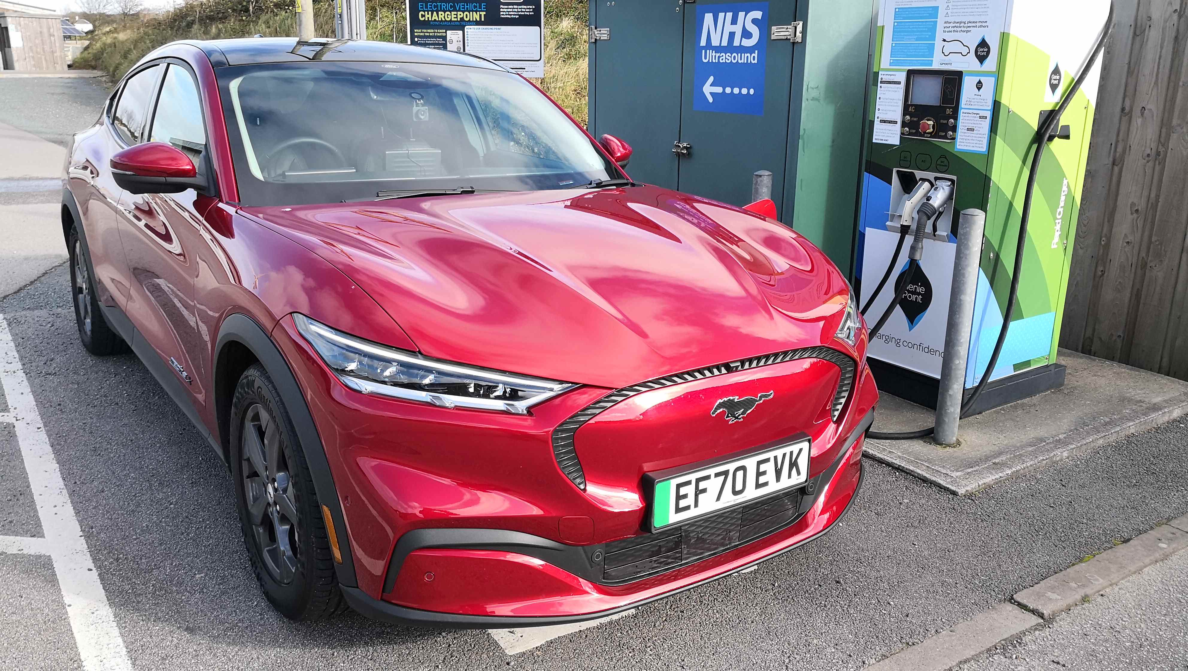 recharge ford mustang mach-e rouge