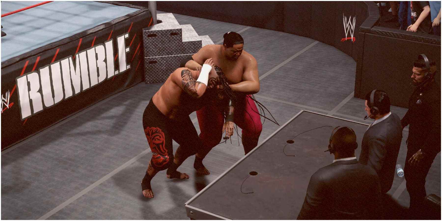 WWE 2K22 Yokozuna emmène Umaga à la table