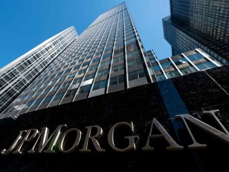 Les investisseurs devraient vendre des actions, acheter des obligations pour se protéger contre les turbulences du marché, selon JPMorgan