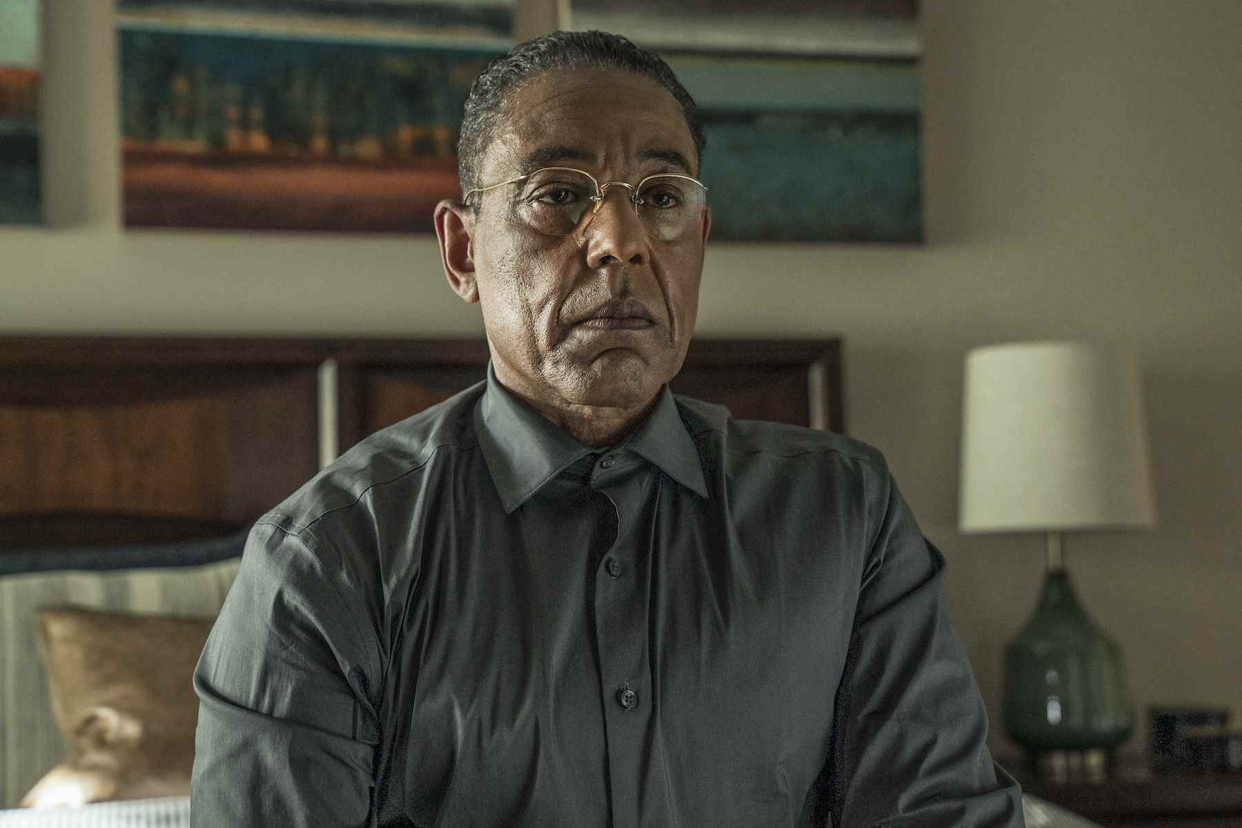 Giancarlo Esposito comme Gus Fring - Tu ferais mieux d'appeler Saul _ Saison 6, épisode 4 - Crédit photo : Greg Lewis/AMC/Sony Pictures Television