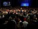 Le candidat à la direction du Parti conservateur, Pierre Poilievre, s'adresse à une foule de partisans au River Cree Resort and Casino, sur la nation Enoch Cree, juste à l'ouest d'Edmonton, le jeudi 14 avril 2022. Photo de David Bloom