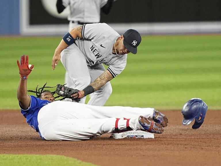 Les Yankees fléchissent leurs muscles alors que les Blue Jays bâclés se décollent en septième manche