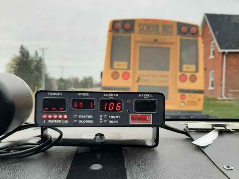 Un chauffeur d’autobus scolaire dépasse la limite de 46 km/h avec des enfants à bord : Police provinciale de l’Ontario