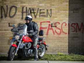 Un groupe s'est réuni pour un service religieux à l'église des motards de la capitale le dimanche 1er mai 2022. Tôt le dimanche matin, le bâtiment de l'église a été vandalisé et la police enquêtait.