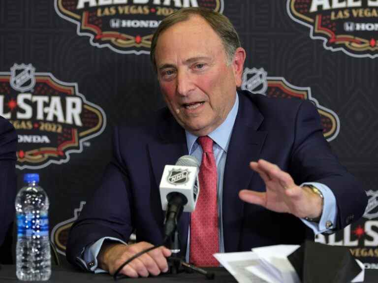 JONES: Gary Bettman aime être de retour dans sa maison de Hub City