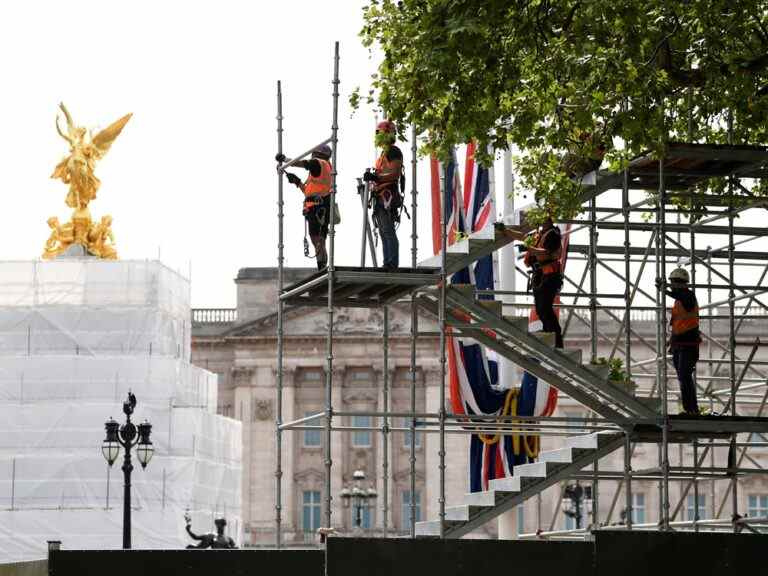 La reine assistera aux célébrations du jubilé, mais snobe Andrew et Harry