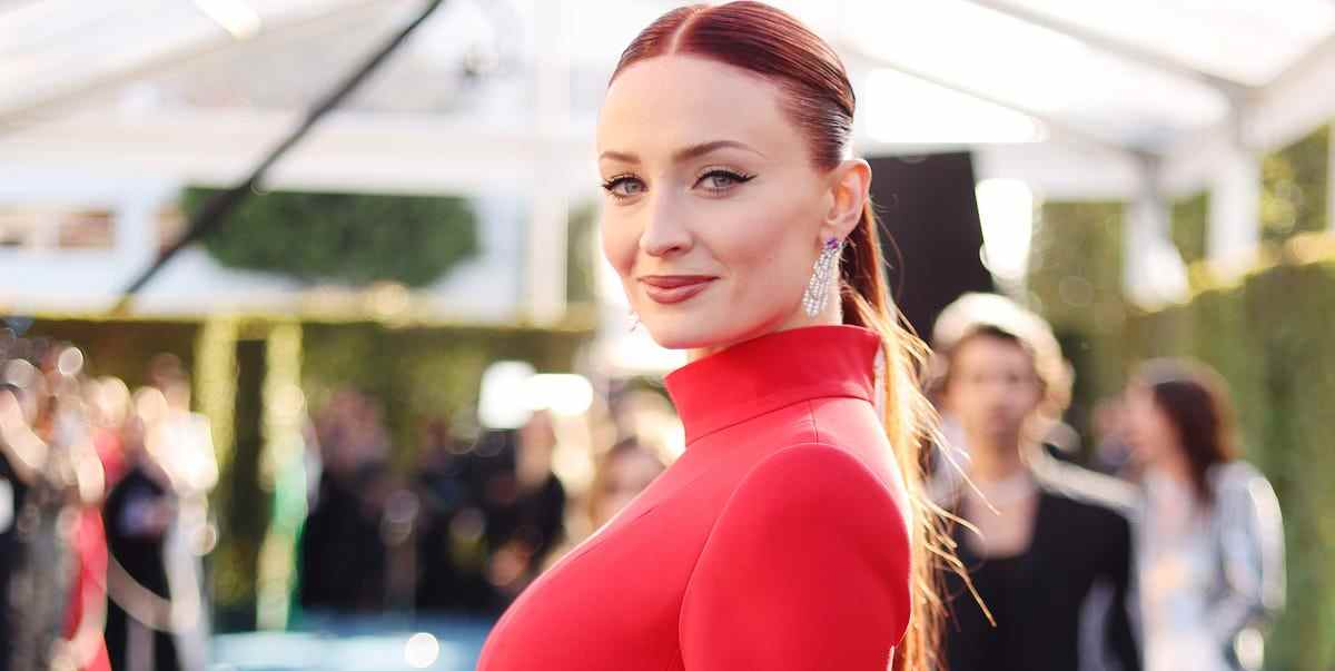 La star de Game of Thrones, Sophie Turner, partage son enthousiasme pour la grossesse

