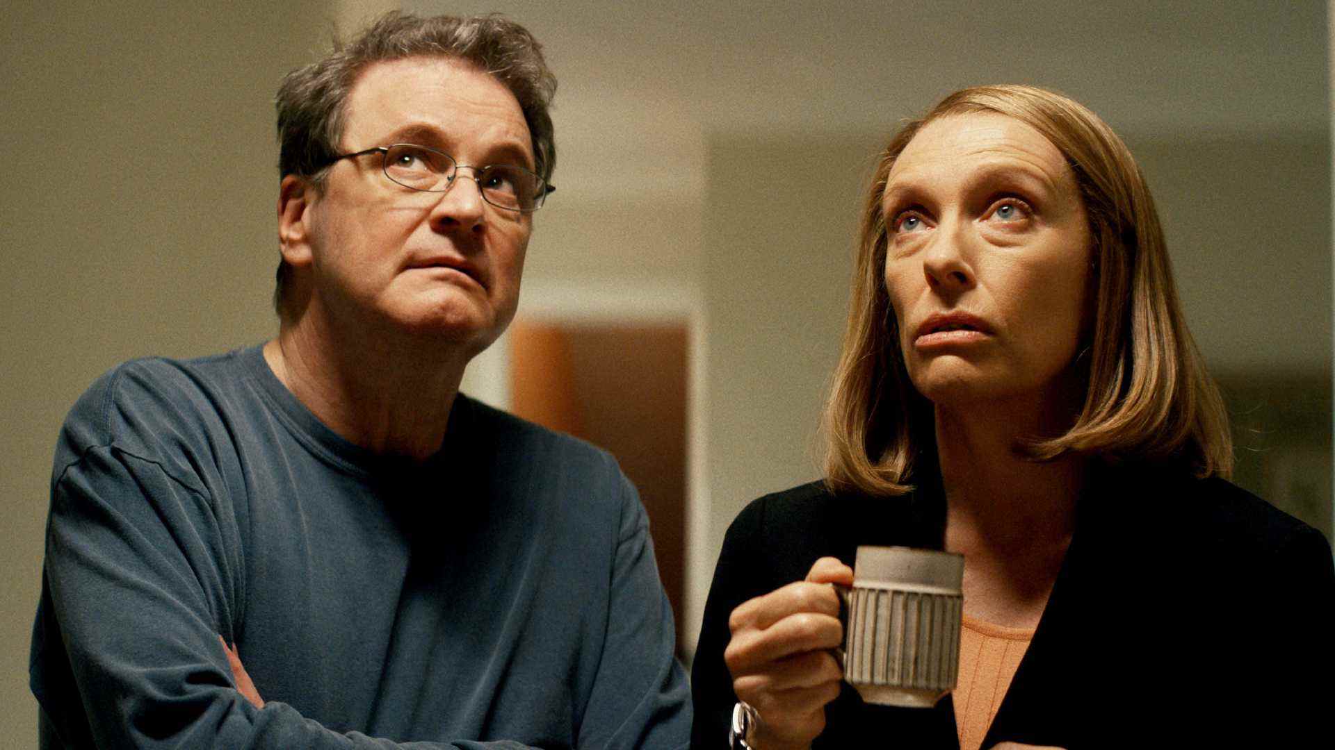 Toni Collette et Colin Firth dans L'escalier