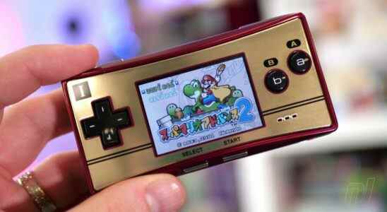 Reggie pensait que Game Boy Micro était "un non-démarreur" mais a été "forcé" de le lancer