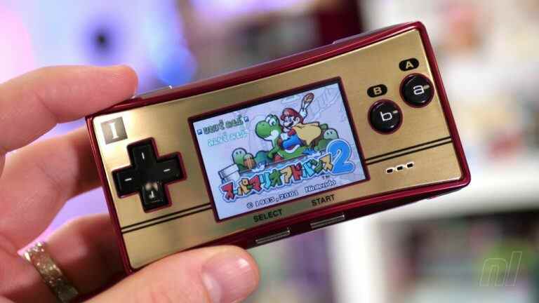 Reggie pensait que Game Boy Micro était "un non-démarreur" mais a été "forcé" de le lancer
