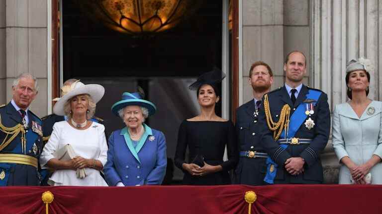 Harry et Meghan de retour pour Jubilee mais Queen les omet du balcon à Trooping