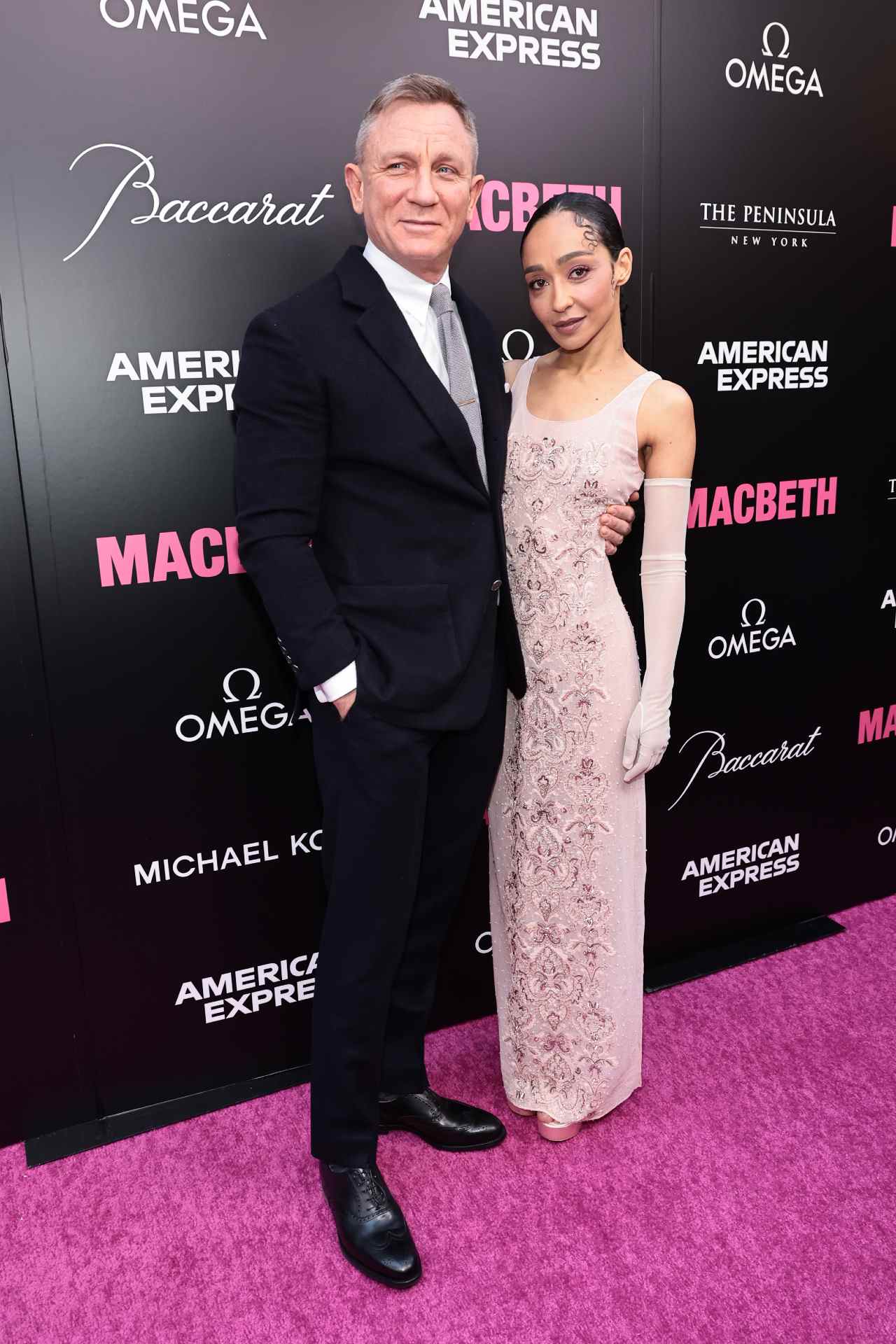 Daniel Craig et Ruth Negga sur le tapis rose pour Macbeth.