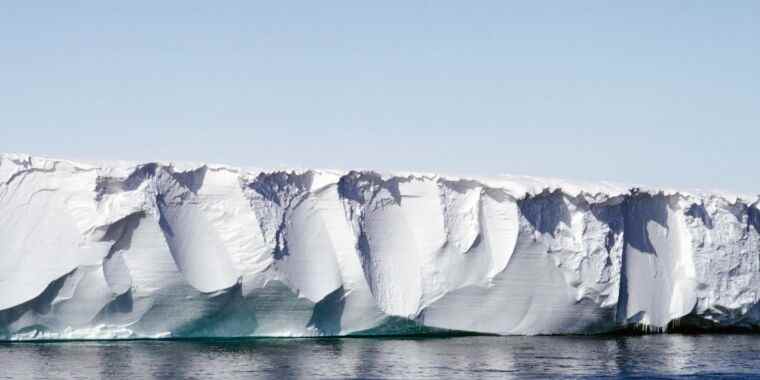 Un vaste système d’eau souterraine aide à faire avancer les glaciers de l’Antarctique