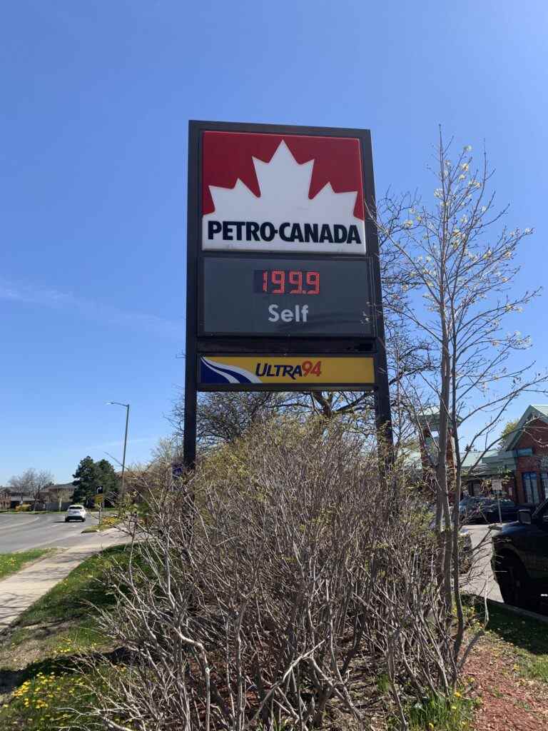 WARMINGTON: Le prix de l’essence est presque un dollar par litre mais préparez-vous à atteindre un autre centime