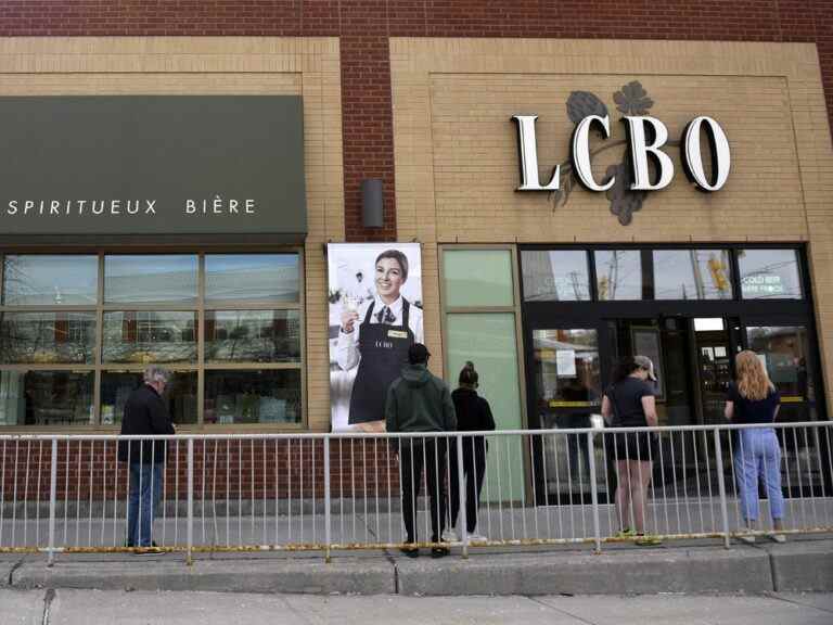 L’agence de santé a suivi les voyages des Canadiens au magasin d’alcools par téléphone pendant la pandémie