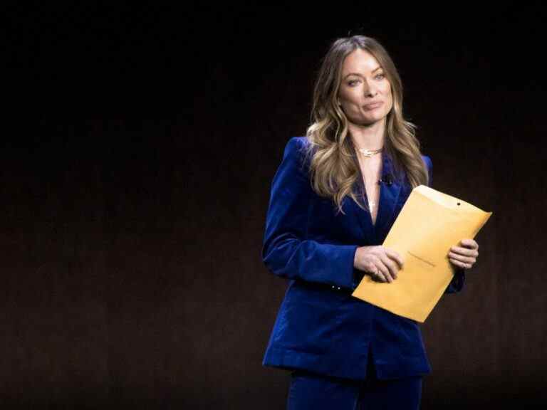 ‘Est-ce un scénario?’  L’actrice Olivia Wilde a servi les papiers juridiques de l’ex-mari Jason Sudeikis sur scène