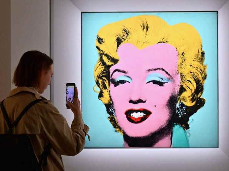 La célèbre sérigraphie « Marilyn » de Warhol se vend pour un montant record de 195 millions de dollars aux enchères