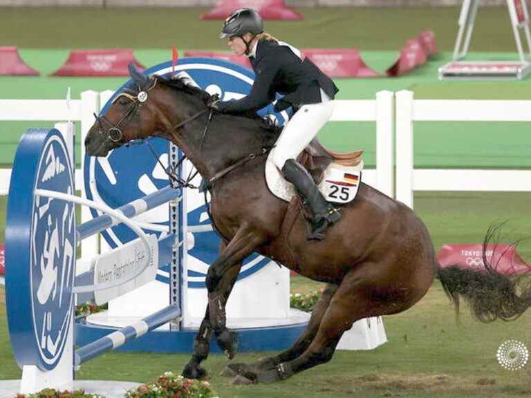 Une épreuve équestre sera retirée du pentathlon olympique après que l’entraîneur allemand a heurté un cheval