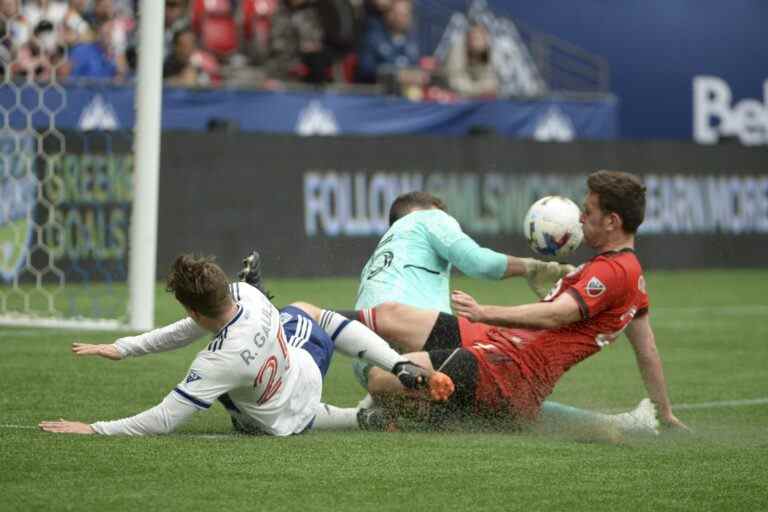 Les Whitecaps volent la victoire sur le Toronto FC dans la dernière minute de jeu