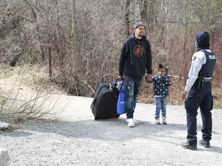 Québec demande au gouvernement fédéral de fermer le chemin Roxham aux réfugiés : « Nous n’avons pas la capacité »