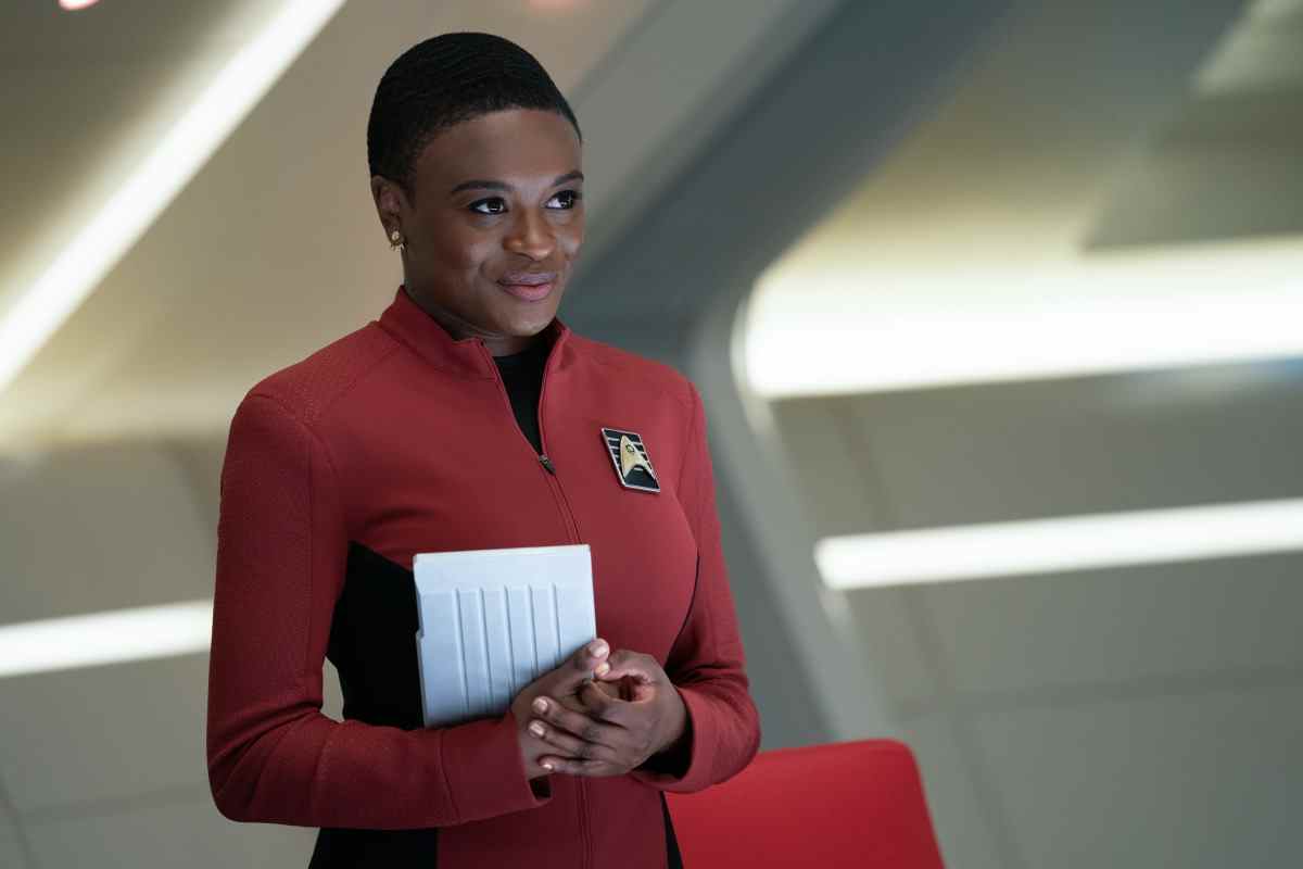 Star Trek: Strange New Worlds épisode 2 Children of the Comet critique moderne 1989 désuet 2001 Voyager Uhura à Hoshi Sato