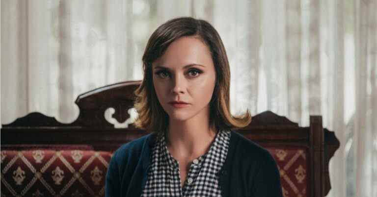 Critique monstrueuse: Christina Ricci ancre un film d'horreur de style Twilight Zone
