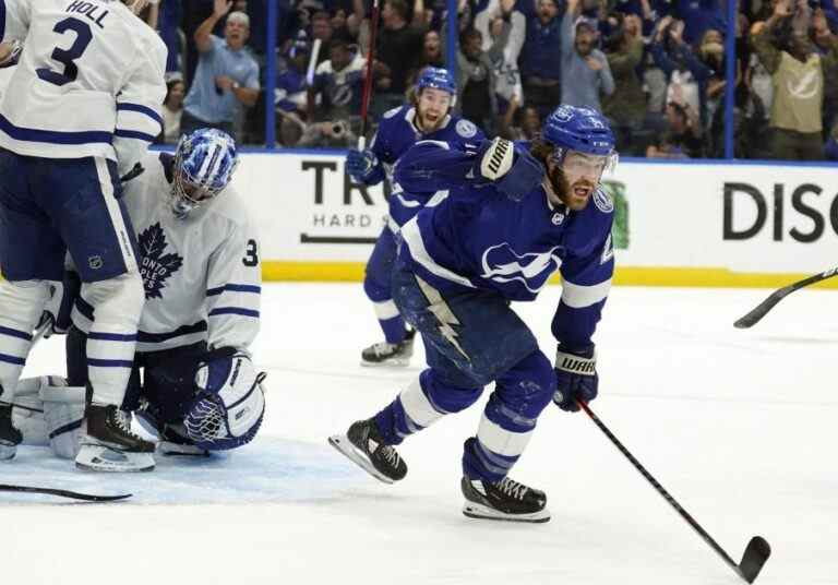 SIMMONS : Les Leafs méritaient mieux en cette nuit déchirante