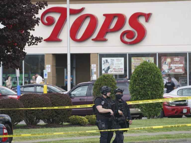 Un homme armé tue 10 personnes dans une fusillade à caractère raciste dans une épicerie de Buffalo