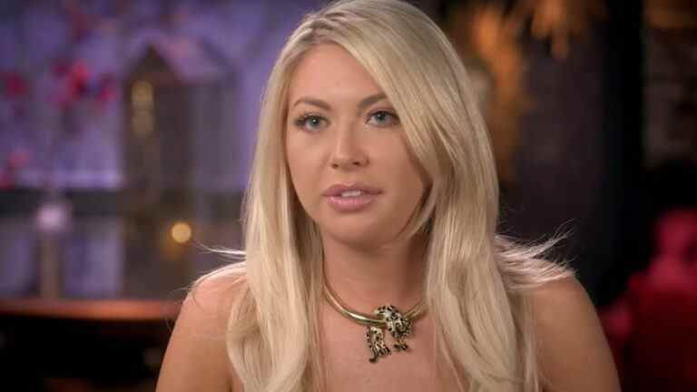 Les images du mariage de Stassi Schroeder étaient parfaites, mais on dirait qu'il y a eu un drame avec ses anciennes co-stars de Vanderpump Rules
