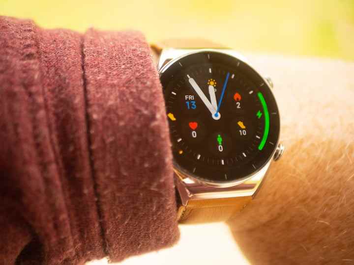 La smartwatch Xiaomi S1 au poignet