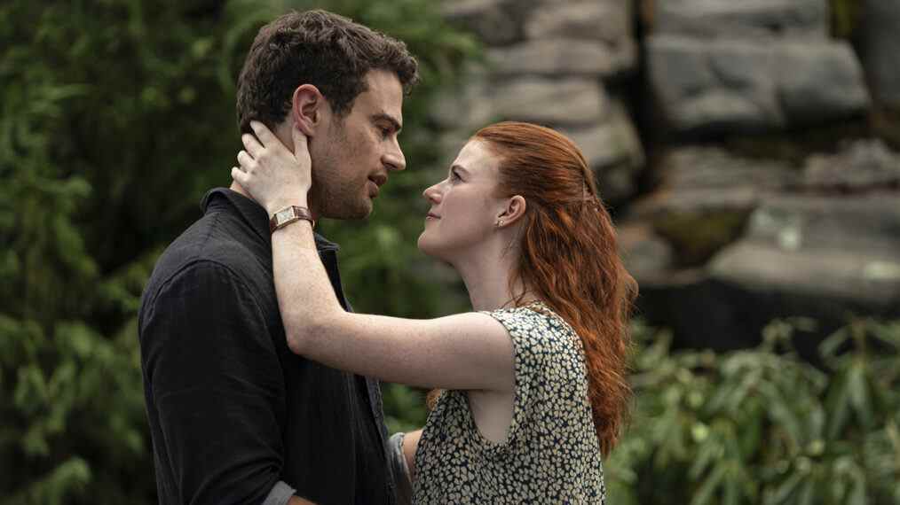 Theo James, la femme du voyageur temporel, et Rose Leslie HBO