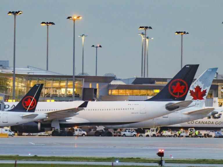 Un Québécois arrêté après le détournement d’un vol d’Air Canada vers Paris vers St. John’s