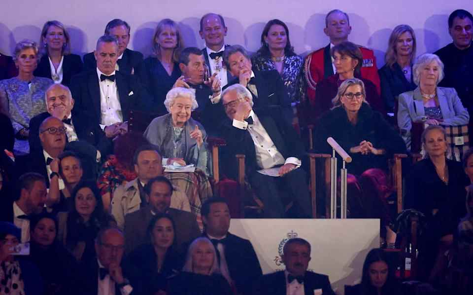 La reine et Sophie, comtesse de Wessex, assistent à la célébration du jubilé de platine du Royal Windsor Horse Show au château de Windsor - REUTERS/Henry Nicholls