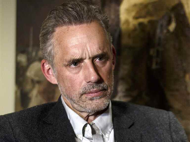 Jordan Peterson quitte Twitter après avoir dissipé le modèle de maillot de bain SI taille plus Yumi Nu